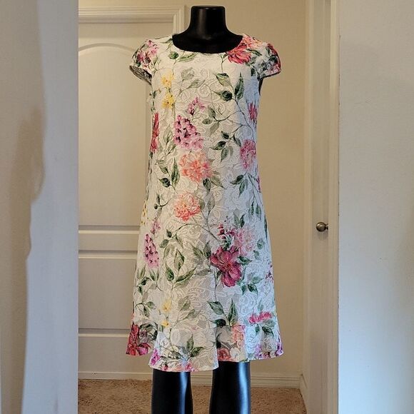 BRAND NEW SANDRA DARREN CAP SLEEVE MULTI-COLOR LACE FLORAL DESIGN PRINT DRESS - Picture 12 of 15